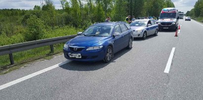 Uciekała z policjantem na masce samochodu