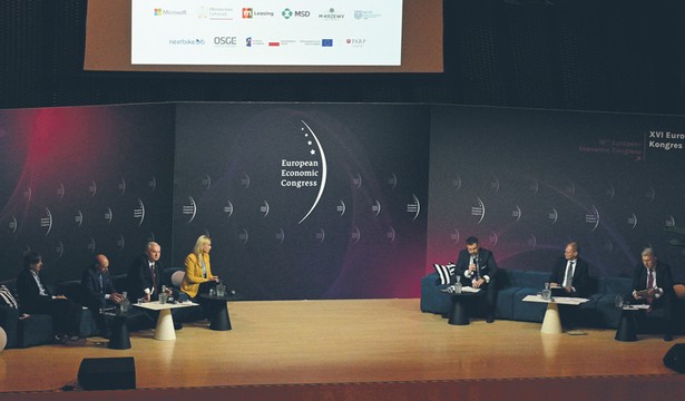 Transformacja: wspólny cel, różne programy