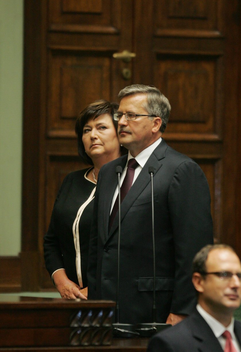 Komorowski na odchodne dał ministrom nagrody - 101 tys. zł!