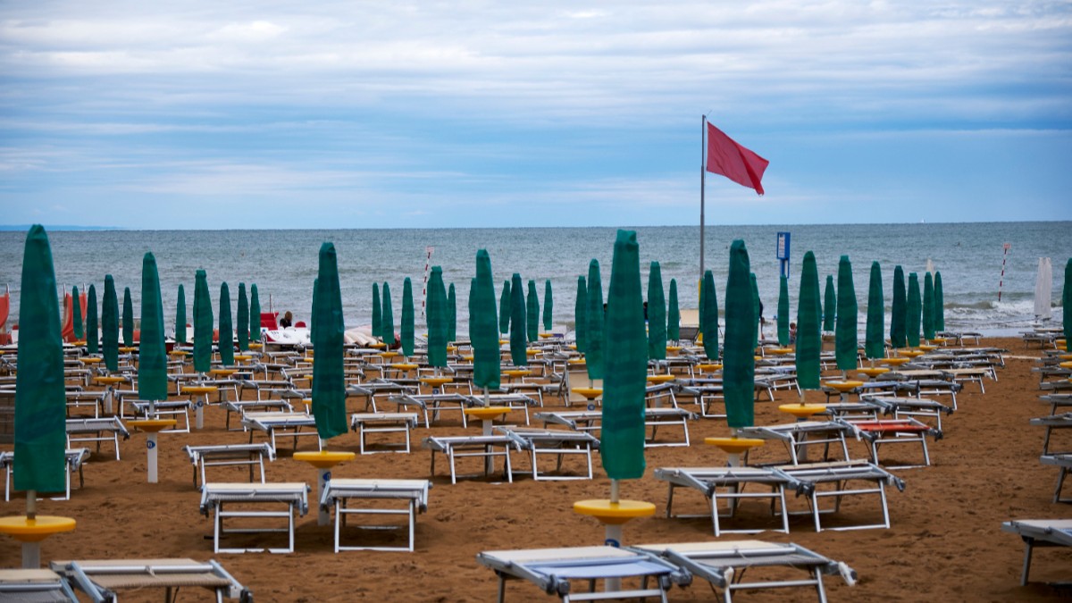 Imagine Stire Alertă de tsunami în Italia, după 12 cutremure majore care au avut loc în apropiere de Palermo. Școlile și instituțiile au fost evacuate | 2review.ro