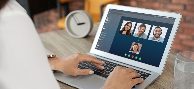Rozmowy wideo zamiast spotkania na żywo. Najlepsze programy czasu izolacji [PORADNIK]