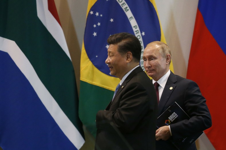 Xi Jinping i Władimir Putin podczas Dialogu Liderów z Radą Biznesu BRICS i Nowym(AP Photo /Eraldo Peres).