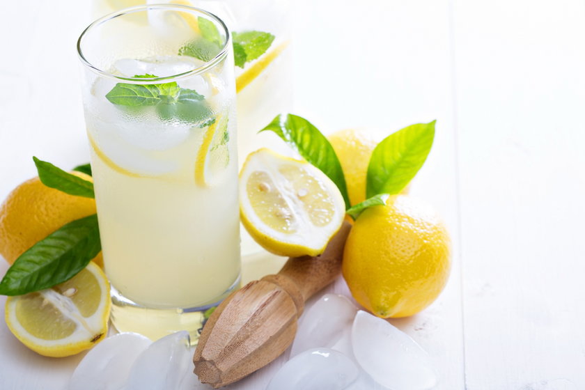 Lemoniada z całych cytryn