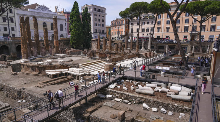Megnyitották a látogatók előtt Julius Caesar megölésének helyszínét Rómában / Fotó: MTI/AP/Domenico Stinellis