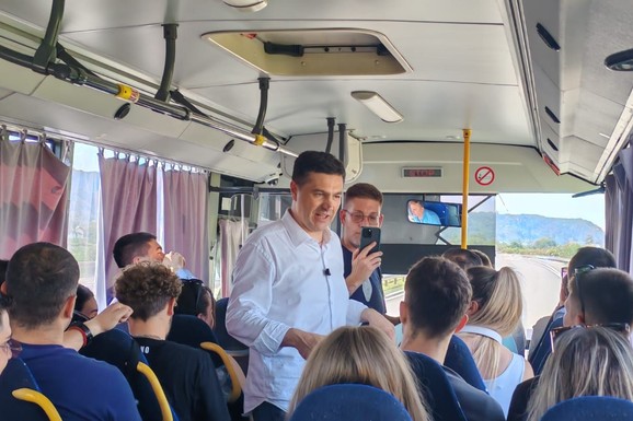Pavlović o SNS mitingu u Beogradu: Raduje me što danas vidim veliki broj mladih Nišlija