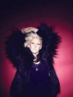 Niewinna czarodziejka wraca do Polski. Ellie Goulding na jedynym koncercie - ZDJĘCIA!