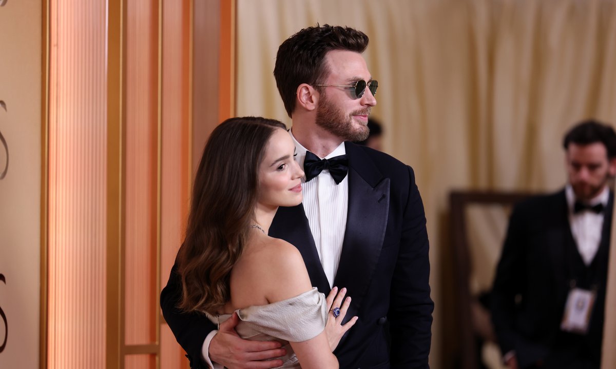 Chris Evans i Alba Baptista na Oscarach. Pierwszy raz od narodzin córki