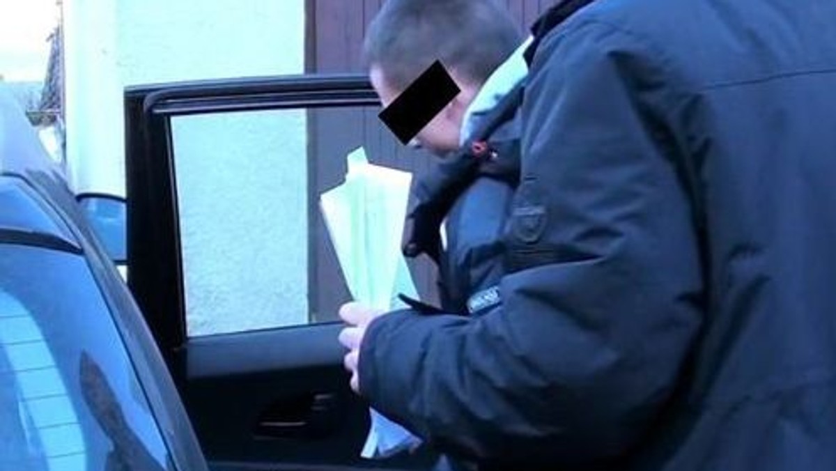 Czterech 17-latków i 16-latka zatrzymali policjanci z komisariatu w Ząbkach. Późnym wieczorem kilka dni temu młodzi mężczyźni w rejonie przystanku autobusowego zaatakowali i pobili 16-latka.