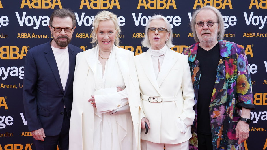  Muzycy  ABBY, Bjorn Ulvaeus, Agnetha Faltskog, Anni-Frid Lyngstad i Benny Andersson pojawili się na premierze koncertu Abba Voyage
