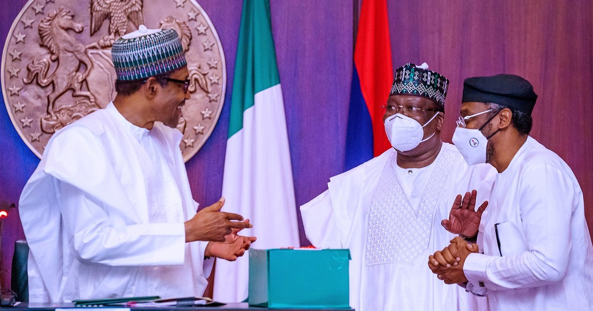 Buhari disagrees with NASS over new schemes 'smuggled' into 2022 budget - Presidency - Vimarsana News