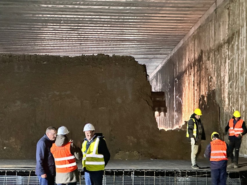 Probijen tunel " Beli potok"