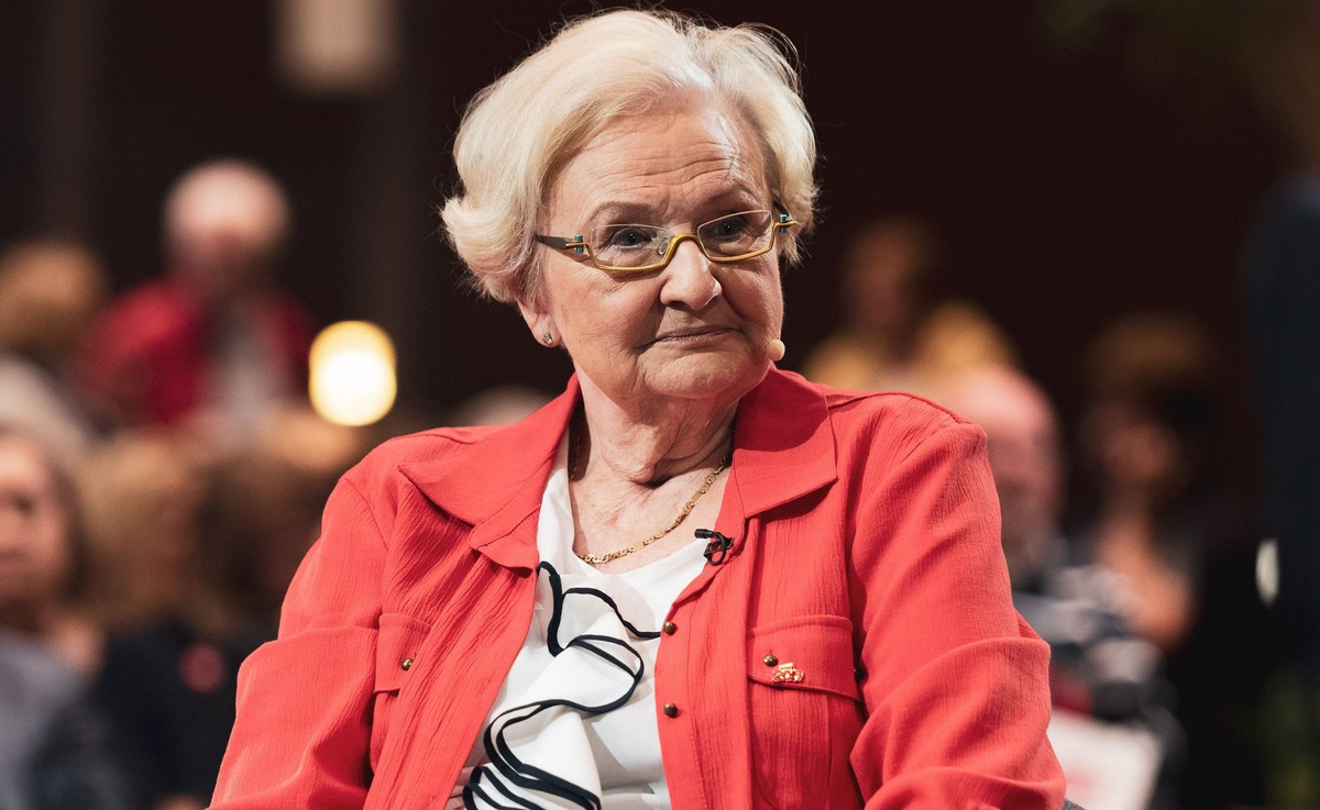 Prof.  Ewa Łętowska