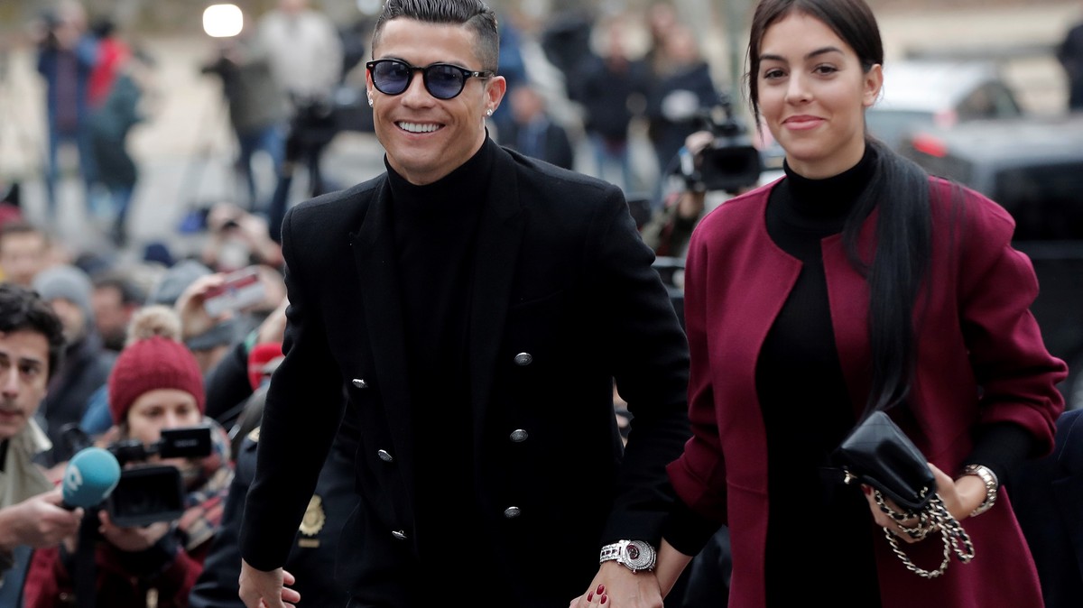 Ronaldo párja nekivetkőzött: bomba testet villantott ...