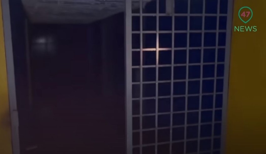 Zatvor je navodno inspirisan zatvorom Kresti u Sankt Peterburgu