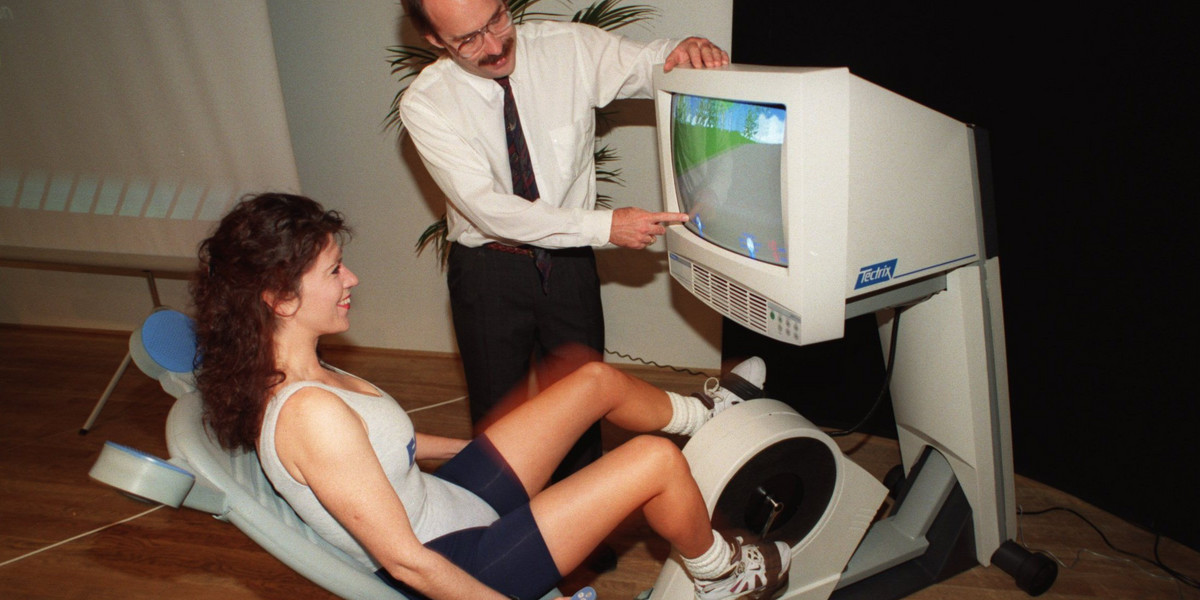 Forza Tectrix VR Bike - wirtualna rzeczywistość również trochę się zmieniła od lat 90.