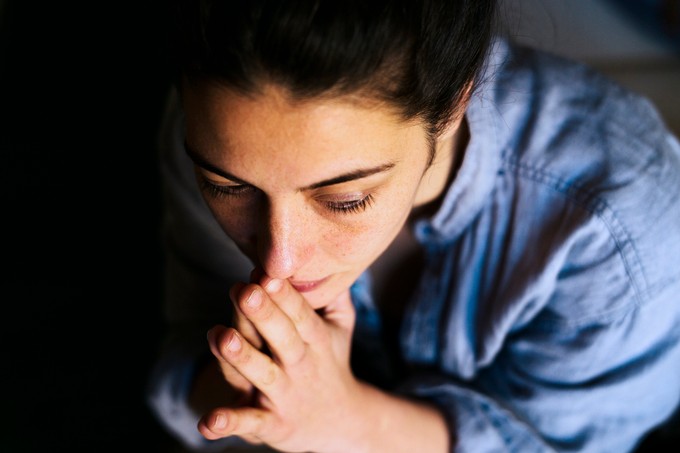 A depresszió az arcon is nyomot hagyhat - ilyenné válhat ekkor a bőr