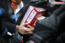 Areszt dla Romanowskiego. "Poseł PiS może trafić do aresztu z opieką medyczną"