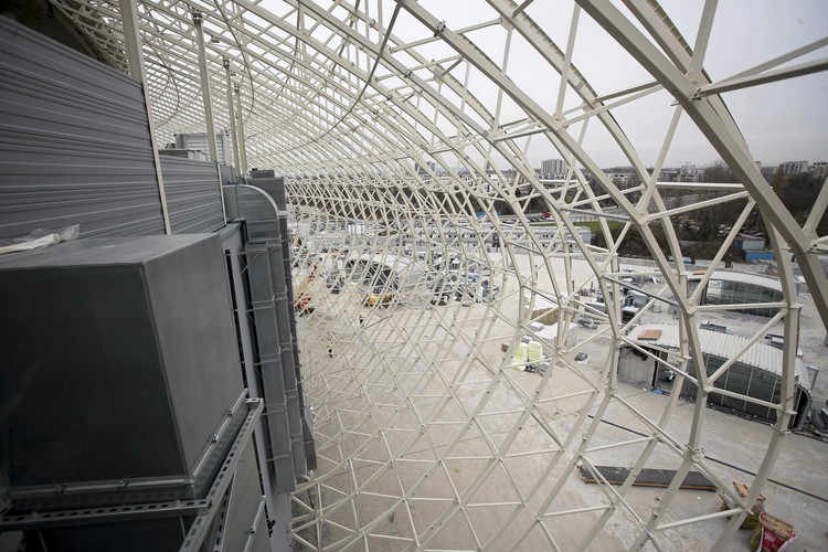 Inwestycja ruszyła w maju 2011 roku, a zakończyć ma się w październiku 2013 roku. Otwarcie hali przewidziane jest na grudzień 2013 roku.