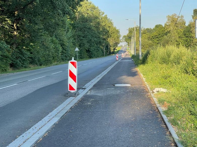 Budowa ścieżki rowerowej - końcowy odcinek Rudawki - granica z Miedźną - 05.08.2022 - autor: pless.pl