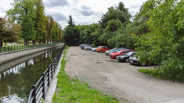 Przy parku Oruńskim w Gdańsku zostanie wybudowany parking z 50 miejscami sfinansowany ze środków Budżetu Obywatelskiego 2021.
