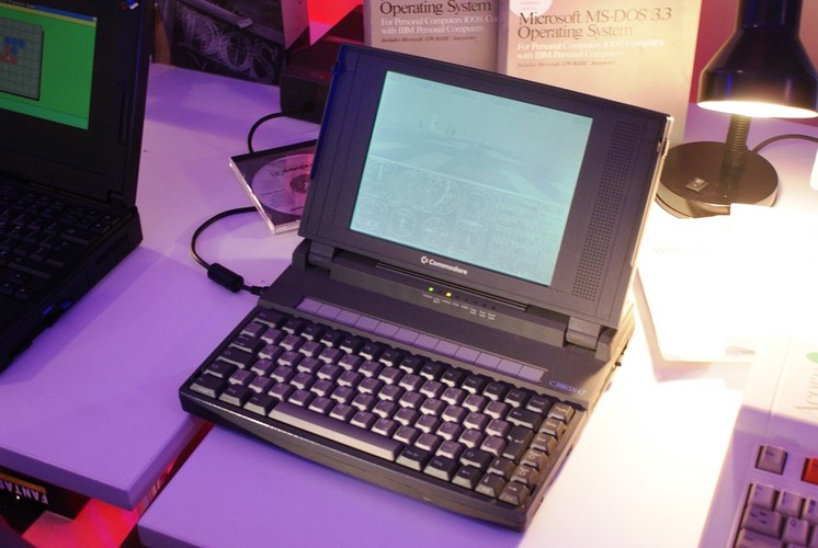 Commodore C 386 SX-LT