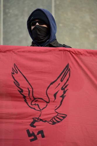 Uczestnicy demonstracji antyfaszystowskiej Porozumienia 11 Listopada, przed wyruszeniem pochodu spod pomnika Bohaterów Getta