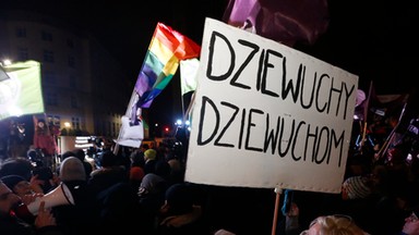 Student UJ "wyraża ubolewanie" po tym, jak obraził uczestniczki czarnego protestu