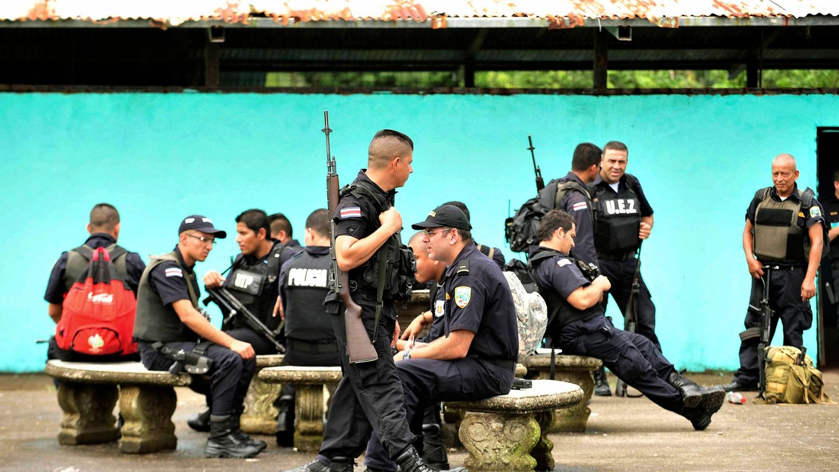 Organizacja Państw Amerykańskich (OPA) nawołuje Nikaraguę i Kostarykę do wycofania jednostek wojskowych ze spornej granicy. W rejonie rzeki San Juan od miesiąca panuje napięta sytuacja - donosi serwis bbc.co.uk.