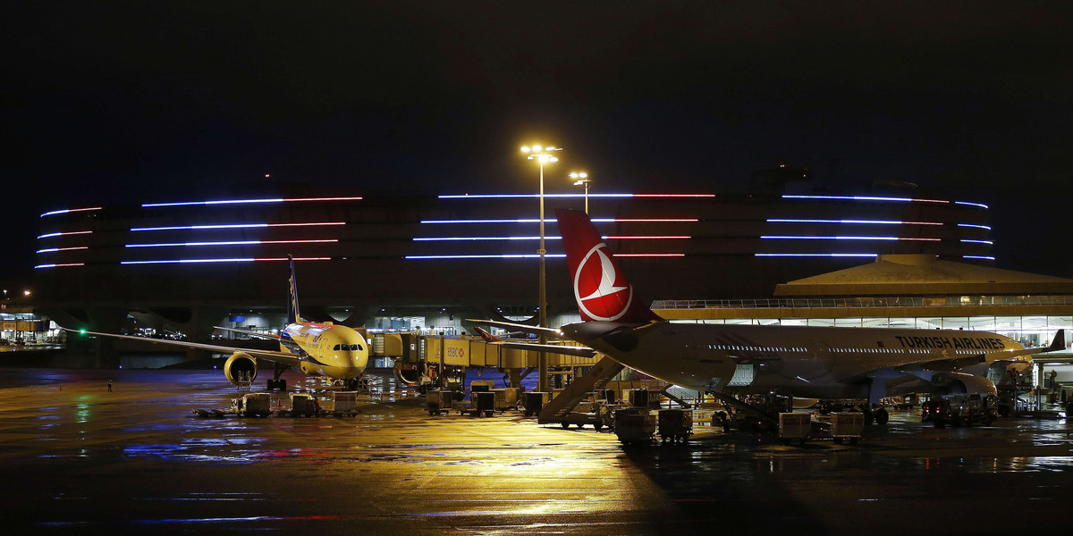 Pracownik lotniska Roissy-Charles de Gaulle w Paryżu zabity przez bezdomnego