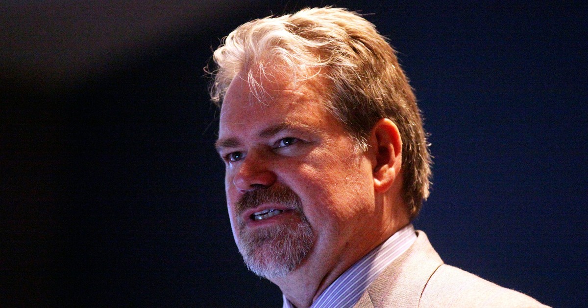 Investing legend Rob Arnott says the S&P 500 is concerningly expensive ...