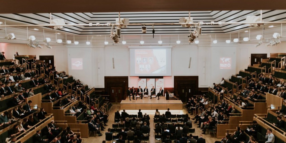 LSE SU Polish Economic Forum ruszyło we wtorek 13 kwietnia. To kolejna edycja jednej z największych zagranicznych konferencji organizowanych przez polskich studentów. 