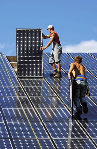 Pod prąd podwyżkom. Zielona energia nie oznacza wcale energetycznej niezależności