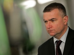 Rząd czeka na raport MAK. Graś obiecuje reakcję