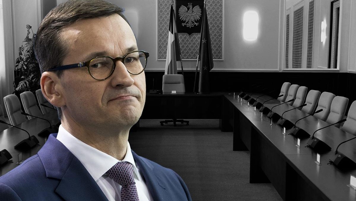 Premier Mateusz Morawiecki. Samotność.