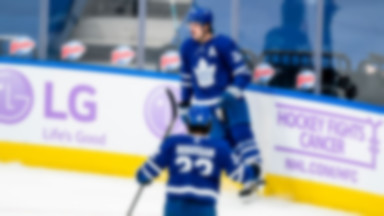 NHL: hat-trick Matthewsa, szósta wygrana z rzędu Maple Leafs