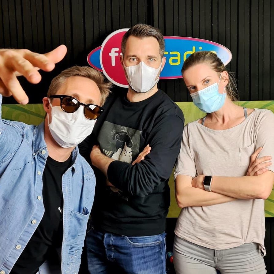 Moderátor Branislav Bruno Ciberej, Matej Sajfa Cifre a Adela Vinczeová.