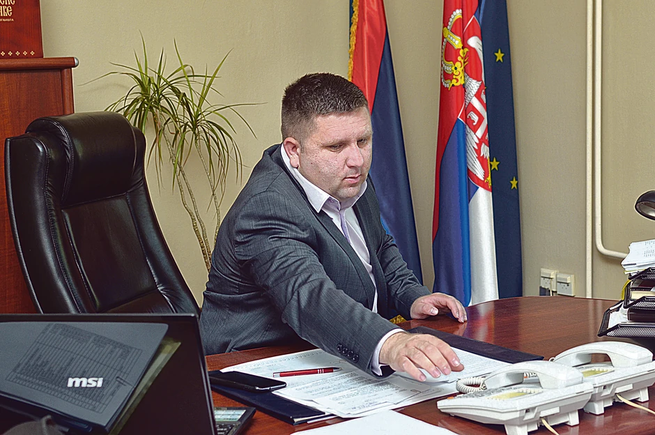 Predsedniku opštine meštani već dali nadimak "Čeda ajfon": Čedomir Božić