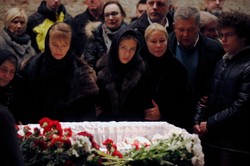 Akcja rosyjskich trolli internetowych w czasie pogrzebu Niemcowa? Dziwne wpisy...