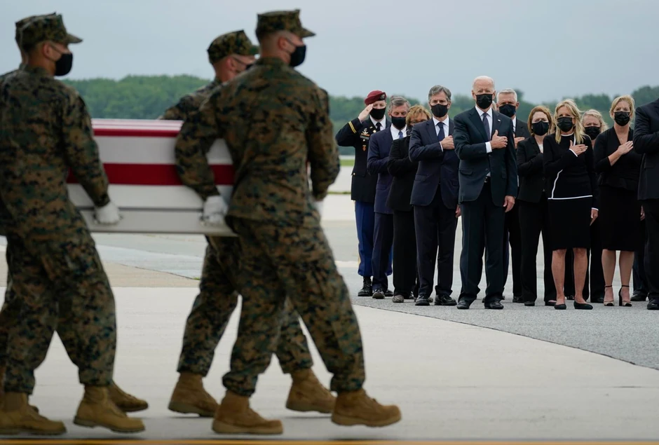 Tela ubijenih marinaca dopremljna su iz Kabula