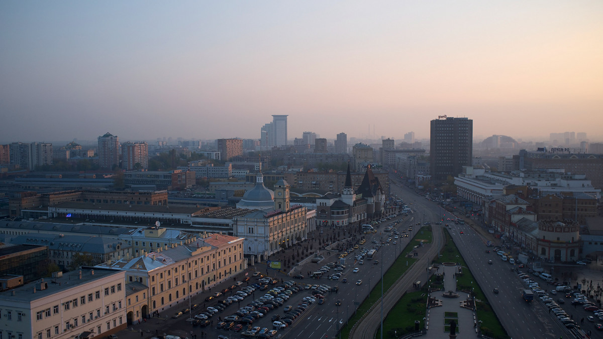 Rosyjska Federalna Służba Bezpieczeństwa poinformowała o zatrzymaniu w Moskwie obywatela amerykańskiego, któremu zarzuca się próbę werbunku funkcjonariusza rosyjskich służb specjalnych i pracę na rzecz CIA - podały rosyjskie agencje, powołując się na FSB.