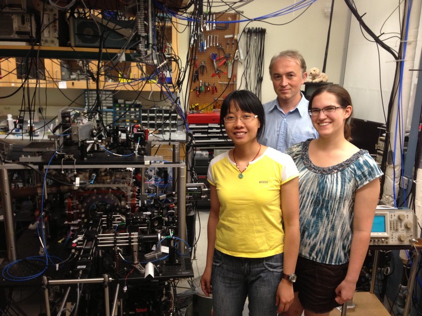 Vladan Vuletić sa saradnicama na projektu