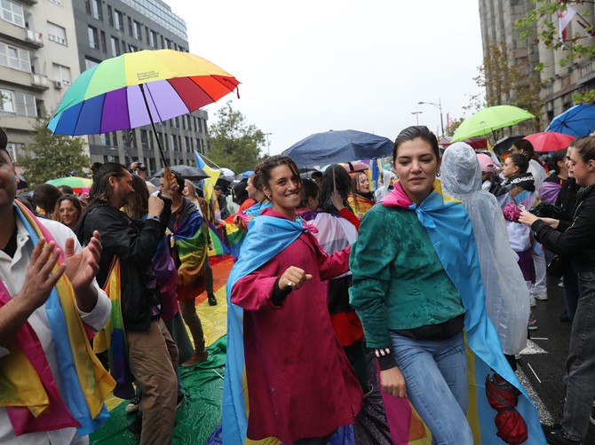 Fotografije sa današnje Parade ponosa foto: RAS/Mitar Mitrović/Oliver Bunić/Đorđe Kojadinović