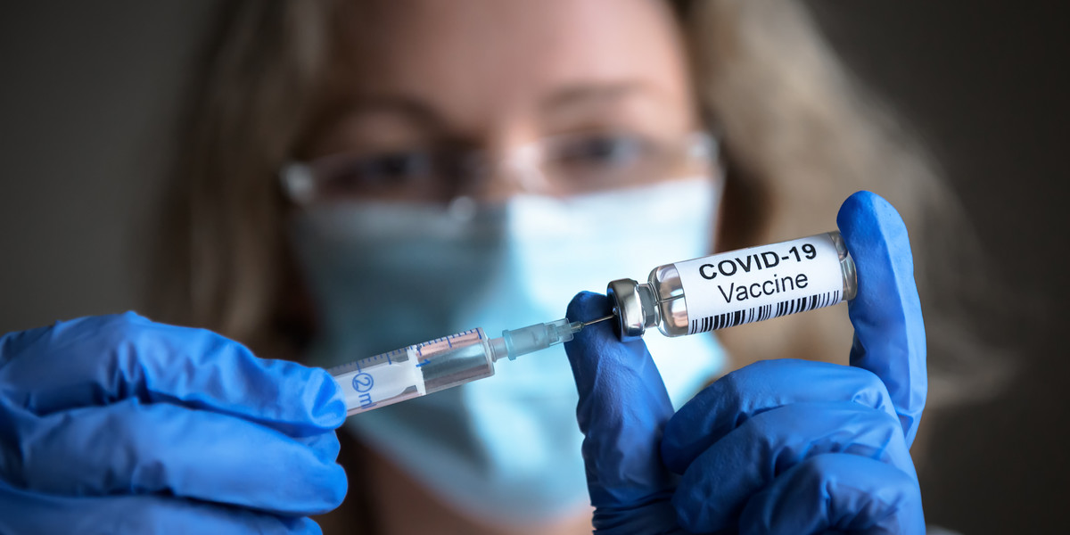 Niektóre z opracowywanych i badanych szczepionek na COVID-19 wymagają bardzo niskiej temperatury do przechowywania i transportu. 