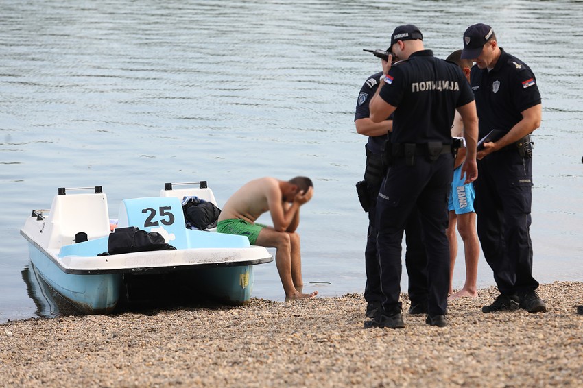 Prijatelji su pokušali da ga spasu, ali nisu uspeli...