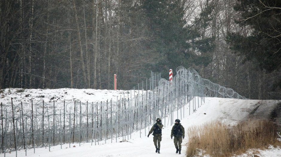 Patrol Straży Granicznej w rejonie granicy polsko-białoruskiej z udziałem akredytowanych dziennikarzy