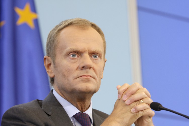 Premier Donald Tusk - aż 50 procent pytanych w sondażu uważa, że do dymisji powinien podać się sam premier Donald Tusk; 44 procent badanych jest przeciwnego zdania