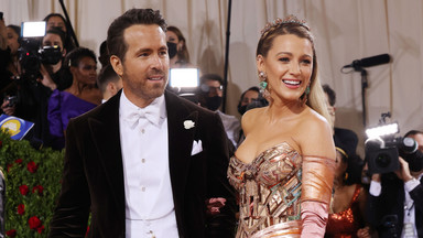 Blake Lively i Ryan Reynolds królowali na Met Gali 2022. Suknia aktorki nagle się zmieniła!
