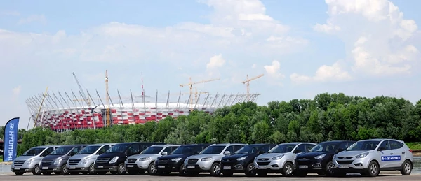 Hyundai rozpoczął przekazywanie aut na Euro 2012
