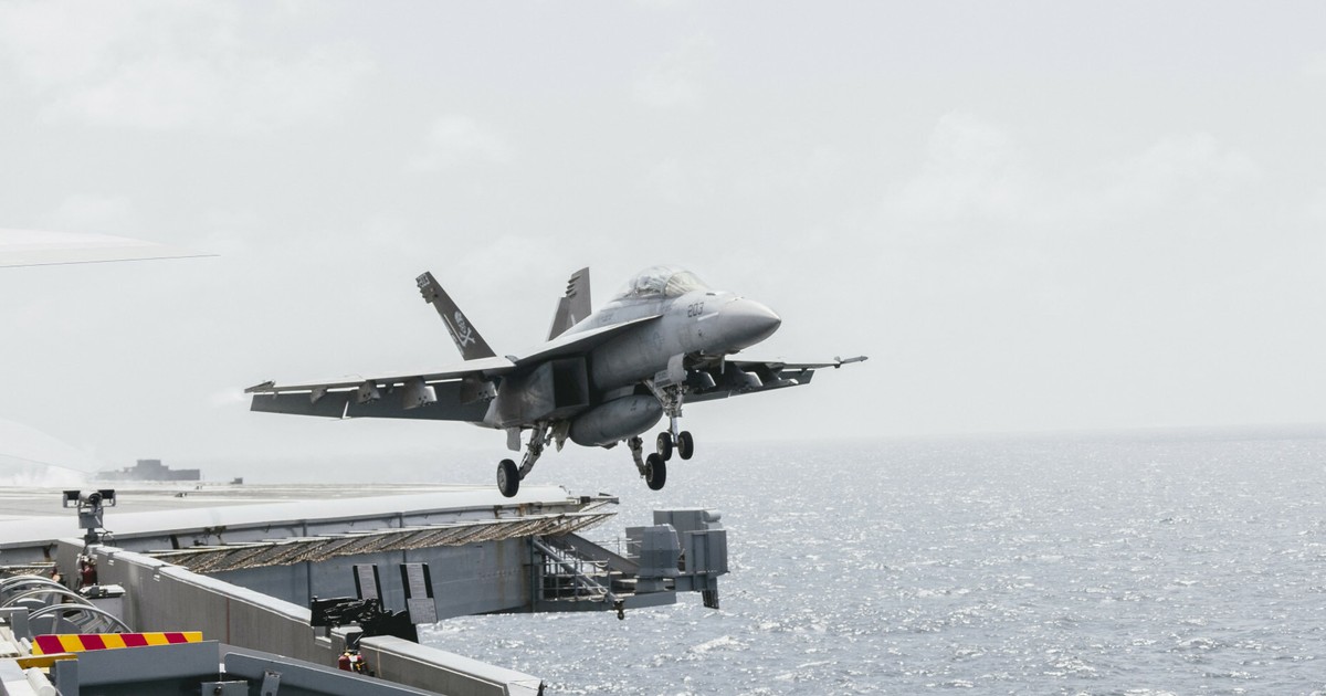 Pentagon wybiera nowy myśliwiec dla marynarki. Dwie firmy walczą o miliardowy kontrakt