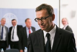 Co zmieni w IPN? Czym się zajmował wcześniej? SYLWETKA Jarosława Szarka, nowego prezesa IPN